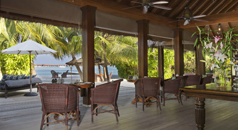 Naladhu Maldives The Living Room Restaurant 75