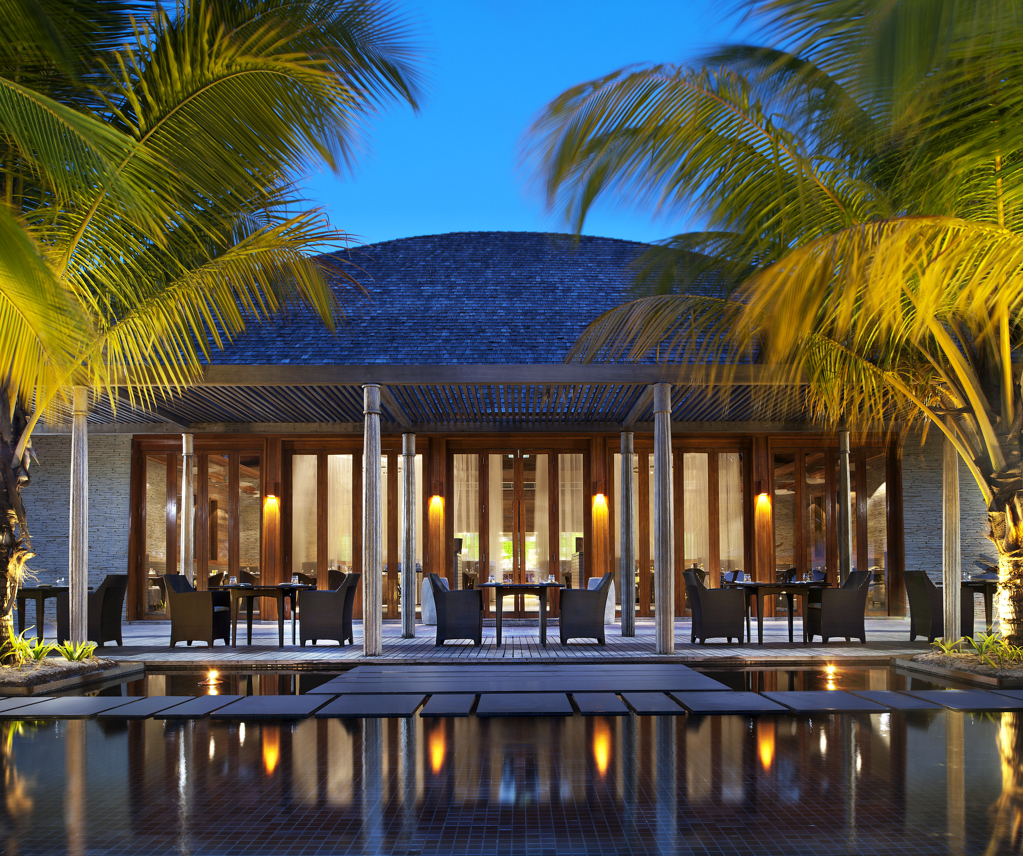 Очень красивые отели. W Maldives (ex. W Retreat & Spa) 5*. W Maldives Retreat & Spa. W Maldives (ex.w Retreat&Spa Maldives). Отель w Retreat & Spa.